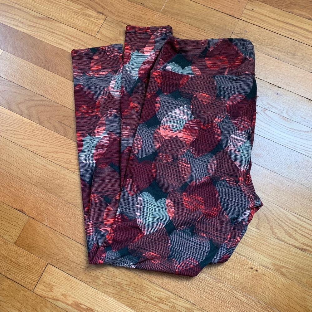 LuLaRoe Heart Leggings TC
